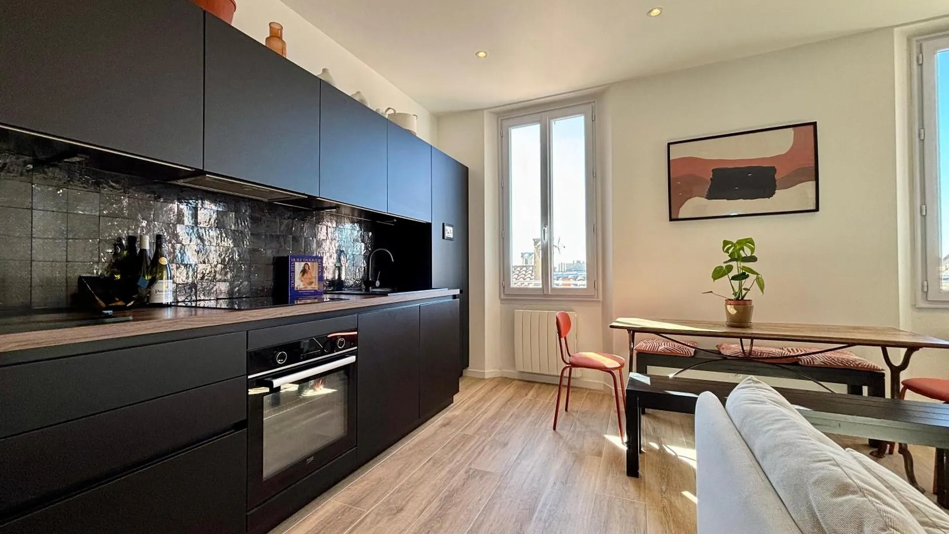 Deux Pieces De Charme - Centre Ville Le Cannet 0*,  France