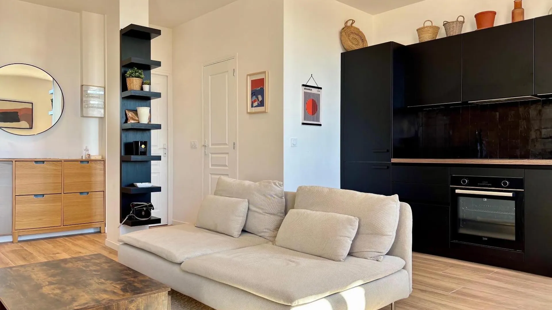 Deux Pieces De Charme - Centre Ville contacts